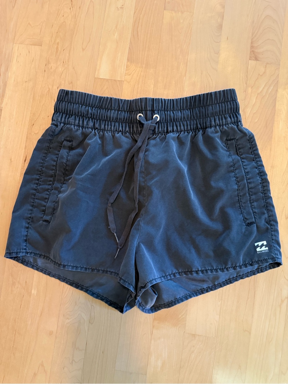 Billabong Women's Gray Elastic Waist Casual Shorts